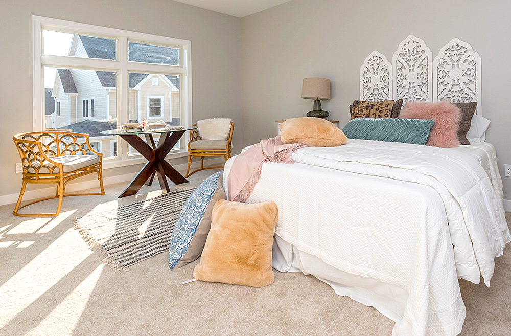 Grandview Commons Modern Design - Bedroom